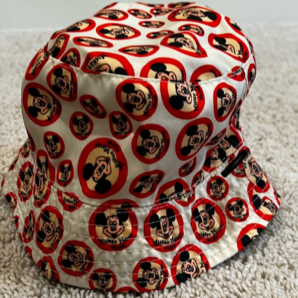 Mickey’s reversible hat - Picture 2 of 4